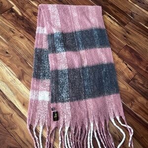 Bruno Rossi Collection Women Fringed Scarf  NWT